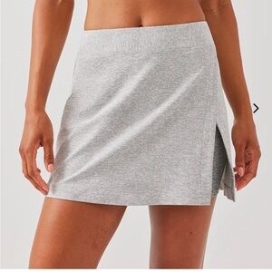 Outdoor Voices, Court Skort 4.5”, Color Dove/Ash, Size XL